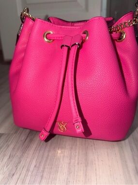 Women’s Hot Pink Drawstring Bucket Bag